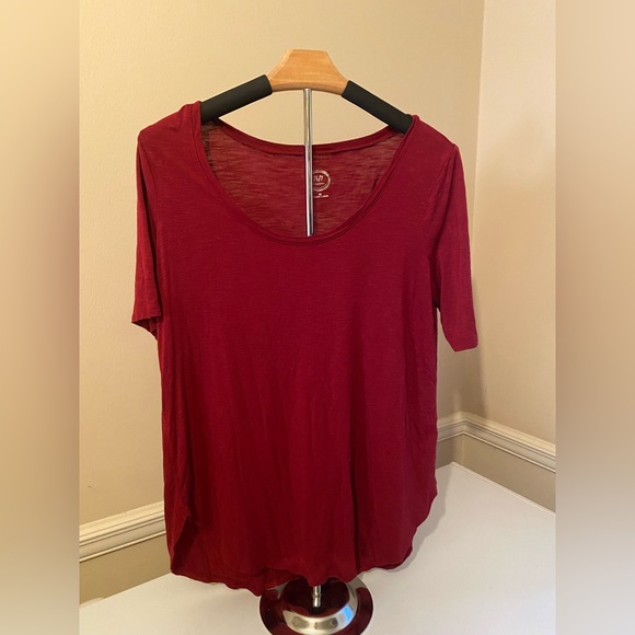 Maurice’s Burgundy Flowy TShirt - Picture 1 of 3